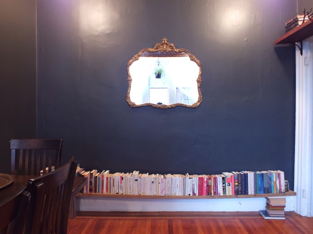 Temporary bookshelf
